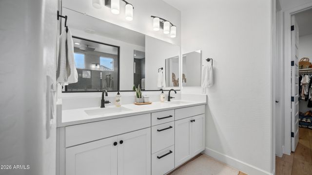 7512 W ODEUM Lane, Phoenix, AZ 85043