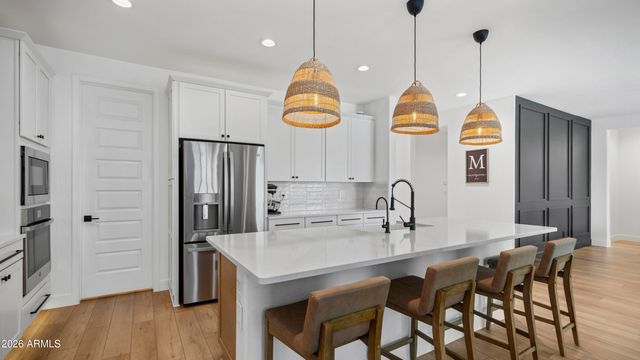 7512 W ODEUM Lane, Phoenix, AZ 85043