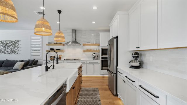 7512 W ODEUM Lane, Phoenix, AZ 85043