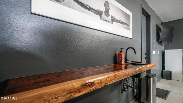 7512 W ODEUM Lane, Phoenix, AZ 85043