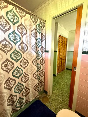 213 Lake Palourde Road, Amelia, LA 70340