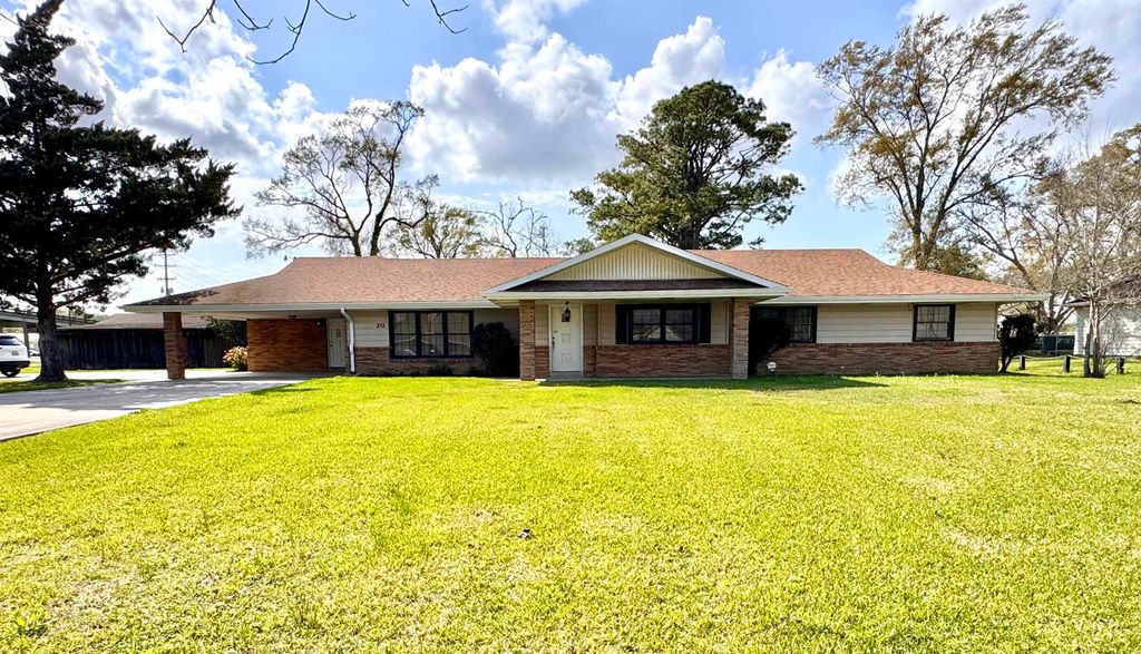 213 Lake Palourde Road, Amelia, LA 70340