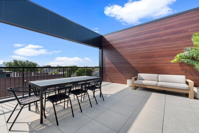 3140 N Clybourn Avenue 204, Chicago, IL 60657