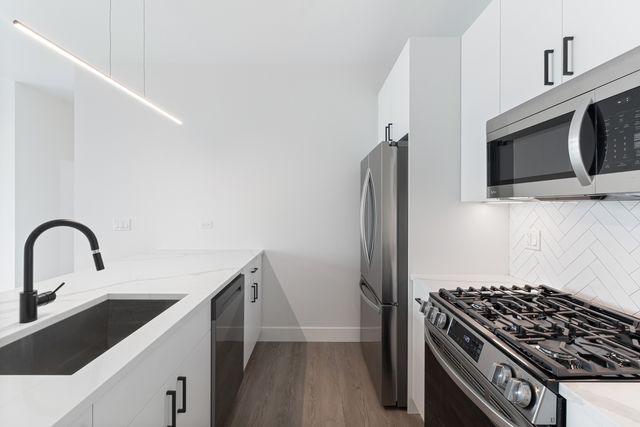 3140 N Clybourn Avenue 204, Chicago, IL 60657