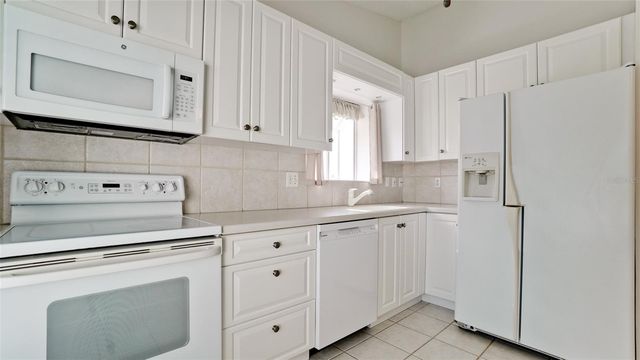 836 WATERSIDE LANE, Bradenton, FL 34209