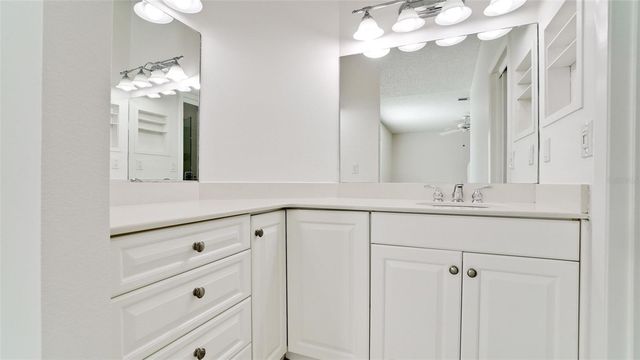 836 WATERSIDE LANE, Bradenton, FL 34209