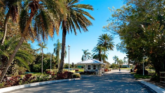 836 WATERSIDE LANE, Bradenton, FL 34209