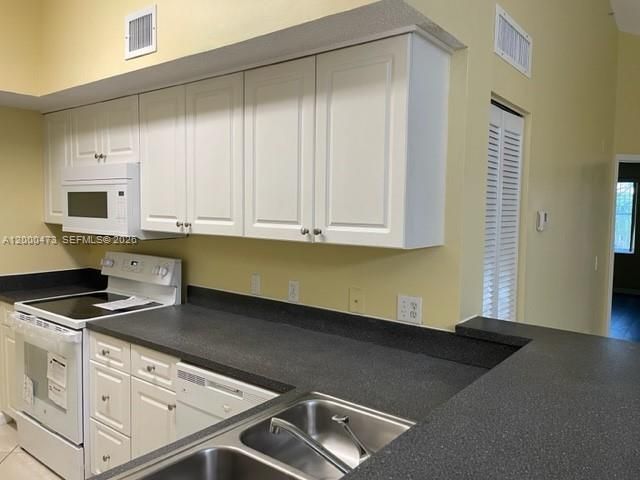 9645 NW 1st Ct 1-303, Pembroke Pines, FL 33024