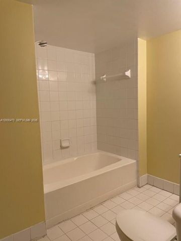 9645 NW 1st Ct 1-303, Pembroke Pines, FL 33024