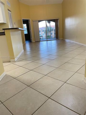 9645 NW 1st Ct 1-303, Pembroke Pines, FL 33024