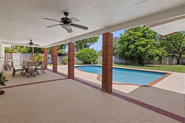 9765 SW 143rd St, Miami, FL 33176