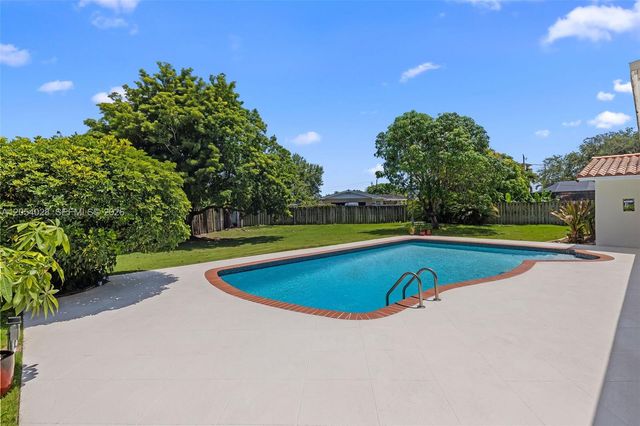 9765 SW 143rd St, Miami, FL 33176