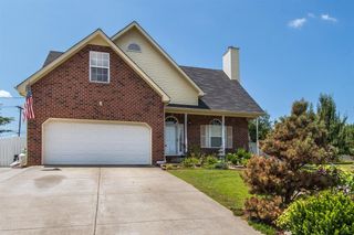 1501 Hilly Ct, La Vergne, TN 37086