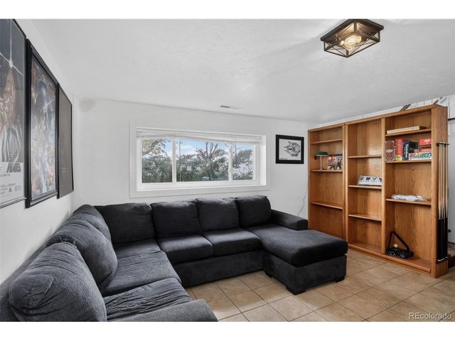 698 S Moline St, Aurora, CO 80012