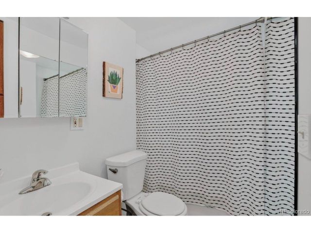 698 S Moline St, Aurora, CO 80012