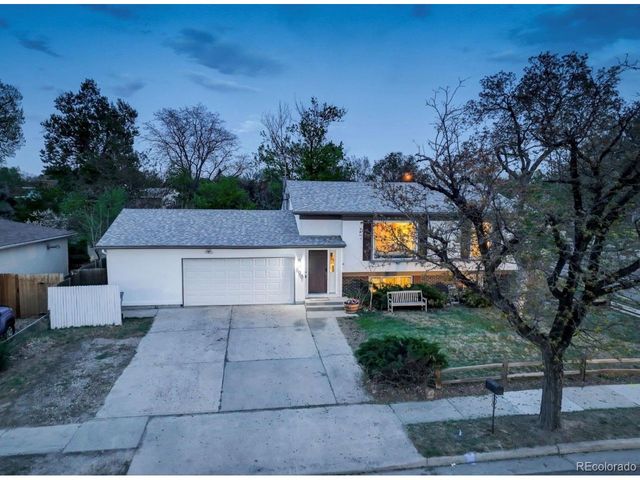 698 S Moline St, Aurora, CO 80012