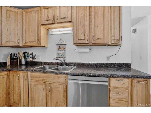 698 S Moline St, Aurora, CO 80012