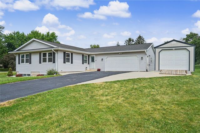 966 Eastview Avenue, Marion, IA 52302