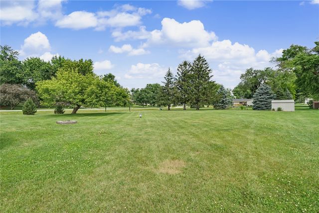 966 Eastview Avenue, Marion, IA 52302