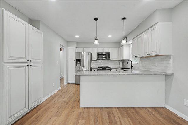 966 Eastview Avenue, Marion, IA 52302