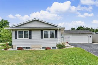 966 Eastview Avenue, Marion, IA 52302