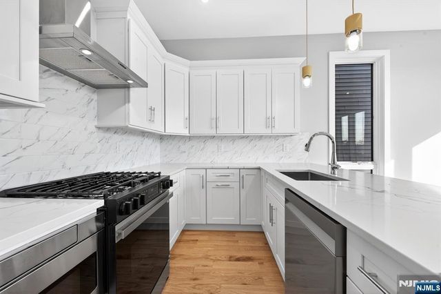 126 De Kalb Avenue 3, Jersey City, NJ 07306