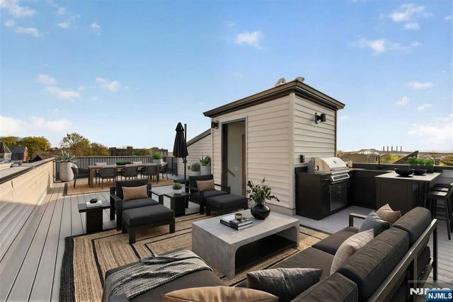 126 De Kalb Avenue 3, Jersey City, NJ 07306
