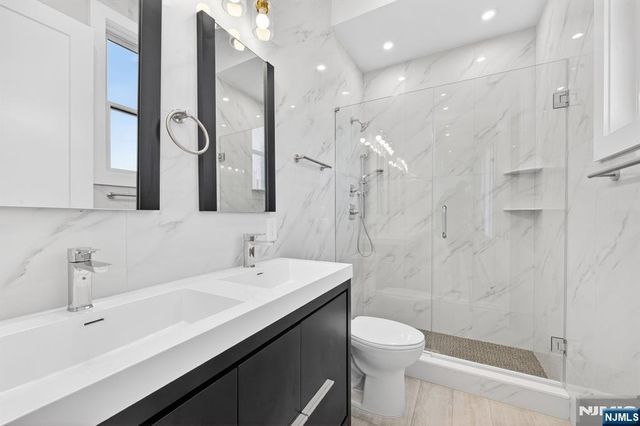 126 De Kalb Avenue 3, Jersey City, NJ 07306