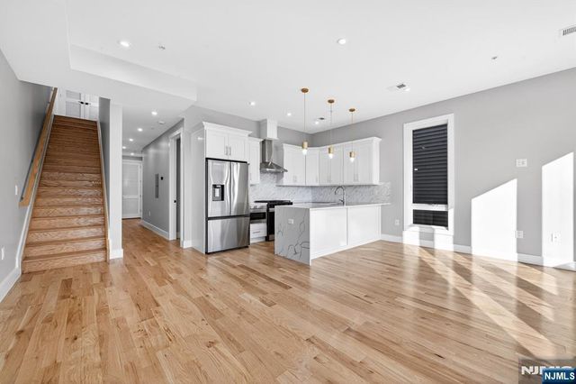 126 De Kalb Avenue 3, Jersey City, NJ 07306