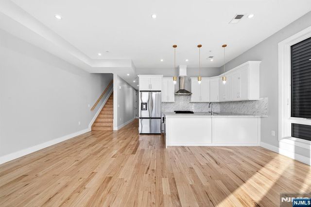 126 De Kalb Avenue 3, Jersey City, NJ 07306