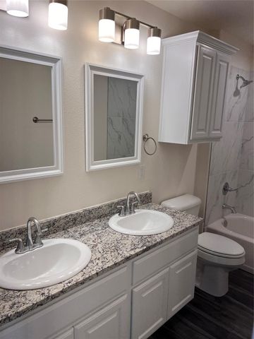 716 E 5th Street, Bonham, TX 75418