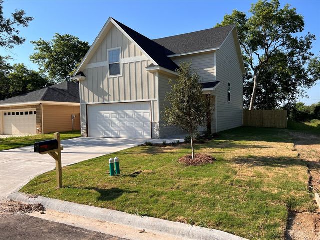 716 E 5th Street, Bonham, TX 75418