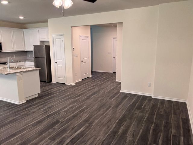 716 E 5th Street, Bonham, TX 75418