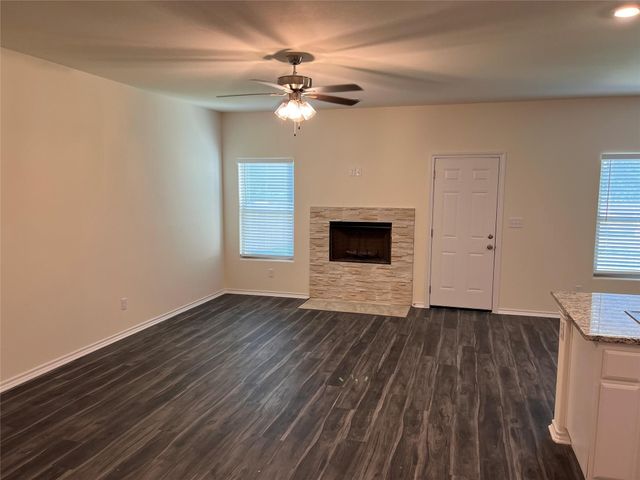 716 E 5th Street, Bonham, TX 75418