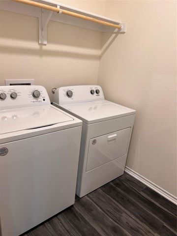 716 E 5th Street, Bonham, TX 75418