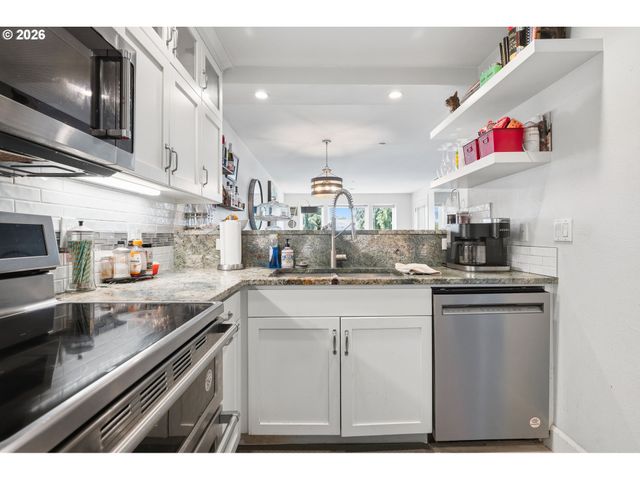 520 Se COLUMBIA RIVER Dr 132, Vancouver, WA 98661