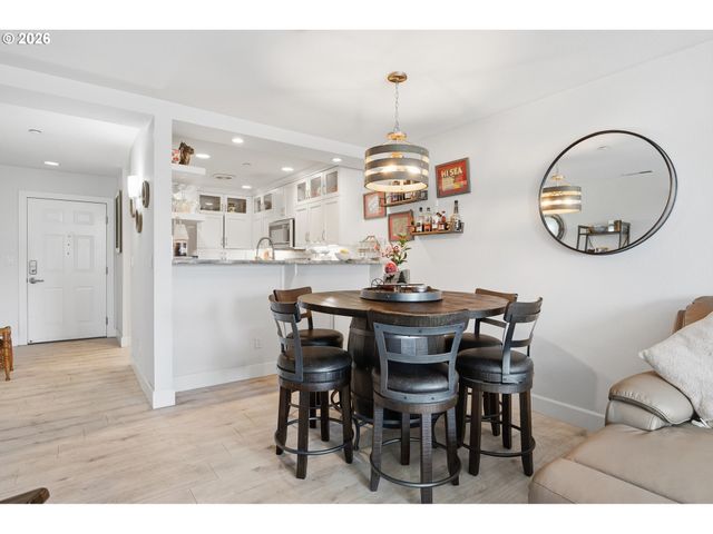 520 Se COLUMBIA RIVER Dr 132, Vancouver, WA 98661