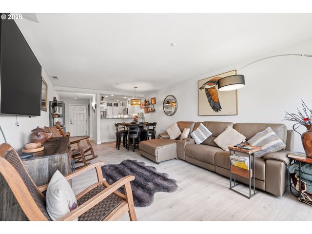 520 Se COLUMBIA RIVER Dr 132, Vancouver, WA 98661