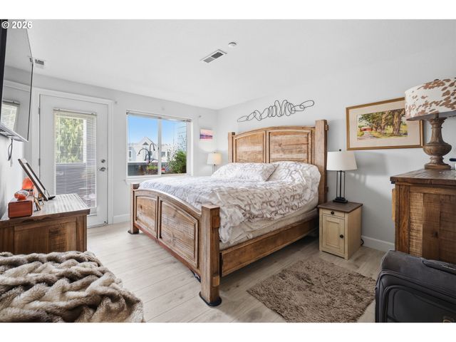 520 Se COLUMBIA RIVER Dr 132, Vancouver, WA 98661