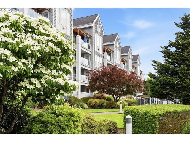 520 Se COLUMBIA RIVER Dr 132, Vancouver, WA 98661