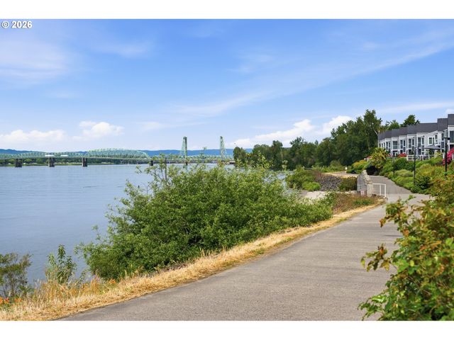 520 Se COLUMBIA RIVER Dr 132, Vancouver, WA 98661
