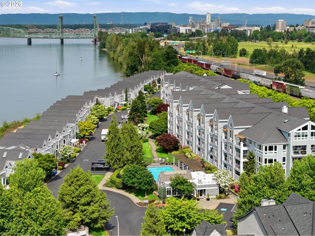 520 Se COLUMBIA RIVER Dr 132, Vancouver, WA 98661