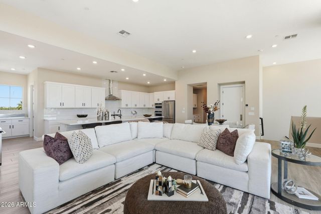 36502 N La Casa Drive 11, Queen Creek, AZ 85140