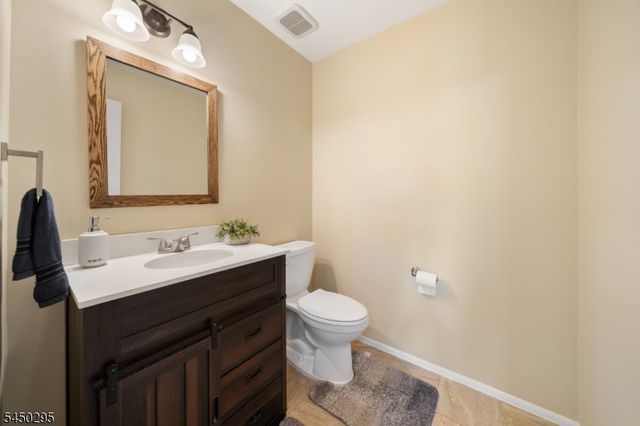 59 Taurus Dr 4D, Hillsborough Twp., NJ 08844