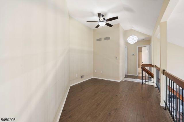 59 Taurus Dr 4D, Hillsborough Twp., NJ 08844