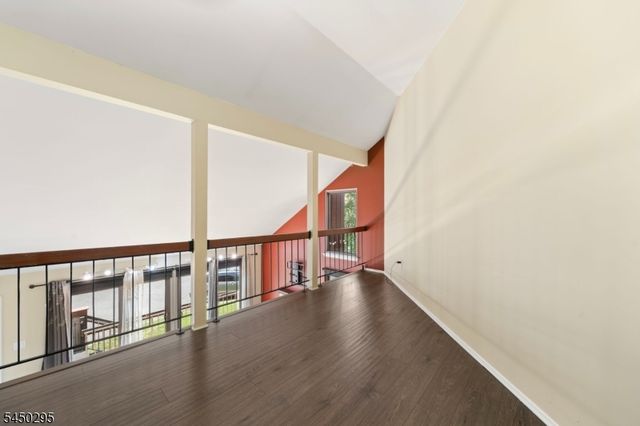 59 Taurus Dr 4D, Hillsborough Twp., NJ 08844