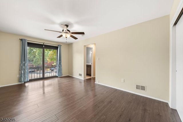 59 Taurus Dr 4D, Hillsborough Twp., NJ 08844