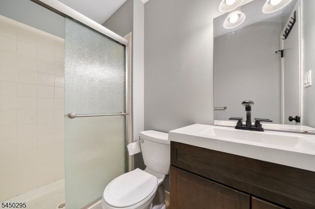 59 Taurus Dr 4D, Hillsborough Twp., NJ 08844