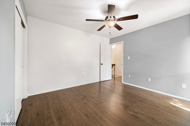 59 Taurus Dr 4D, Hillsborough Twp., NJ 08844
