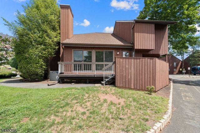 59 Taurus Dr 4D, Hillsborough Twp., NJ 08844